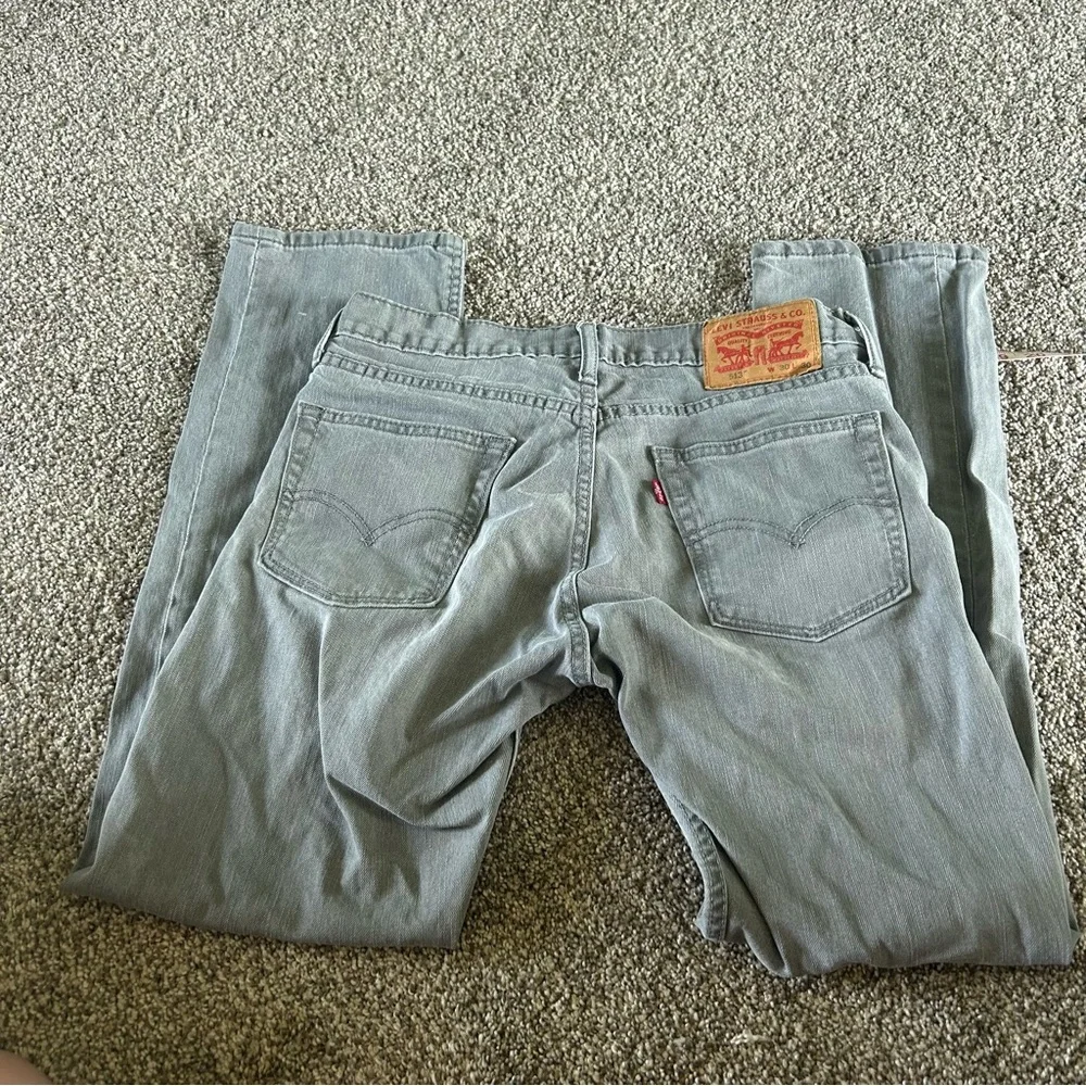 [Levi’s] Gray Straight Leg Jeans W30 L30